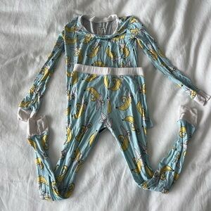 Little Sleepies 5/6 banana print 2 piece pajamas